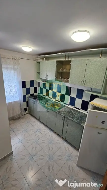 Apartament 3 camere, de inchiriat
