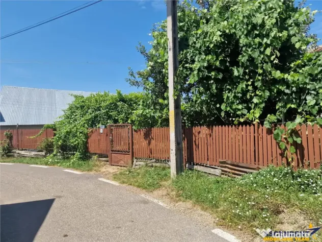 Casa traditionala, cu 2.000mp teren roditor, Izvoarele, Prah