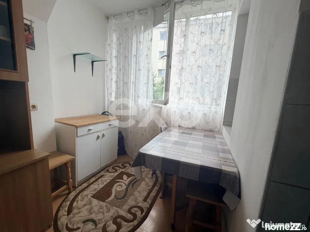 Garsoniera spatioasa de inchiriat – Tractorul / Coresi | 3 - Brasov (Brasov)