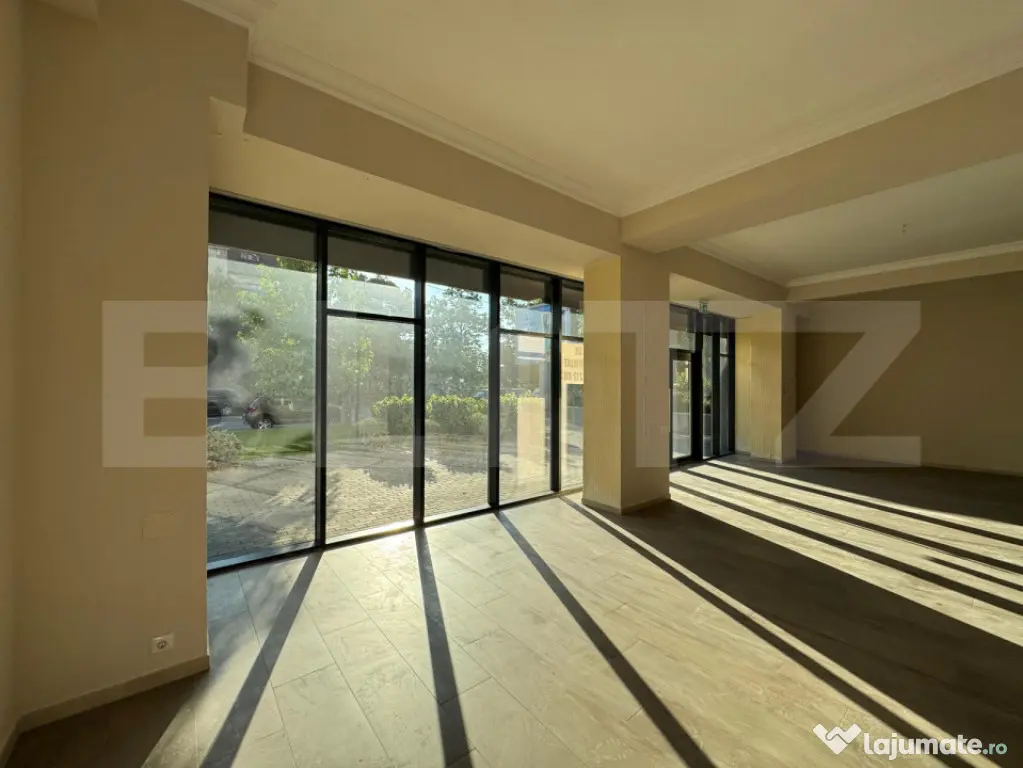 Spatiu comercial central,161 mp utili, open space, 2 locuri
