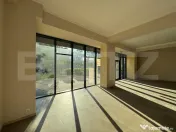 Spatiu comercial central,161 mp utili, open space, 2 locuri