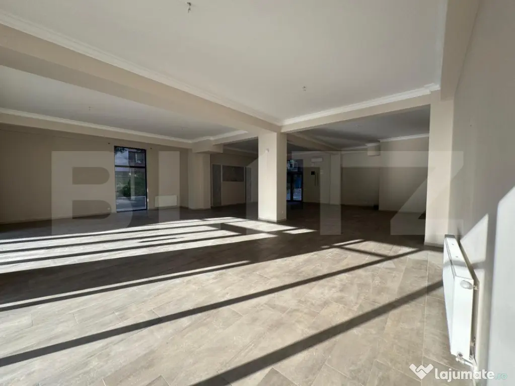 Spatiu comercial central,161 mp utili, open space, 2 locuri