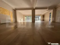 Spatiu comercial central, 161 mp, open space, 2 locuri de pa