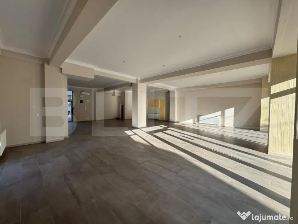 Spatiu comercial central,161 mp utili, open space, 2 locuri