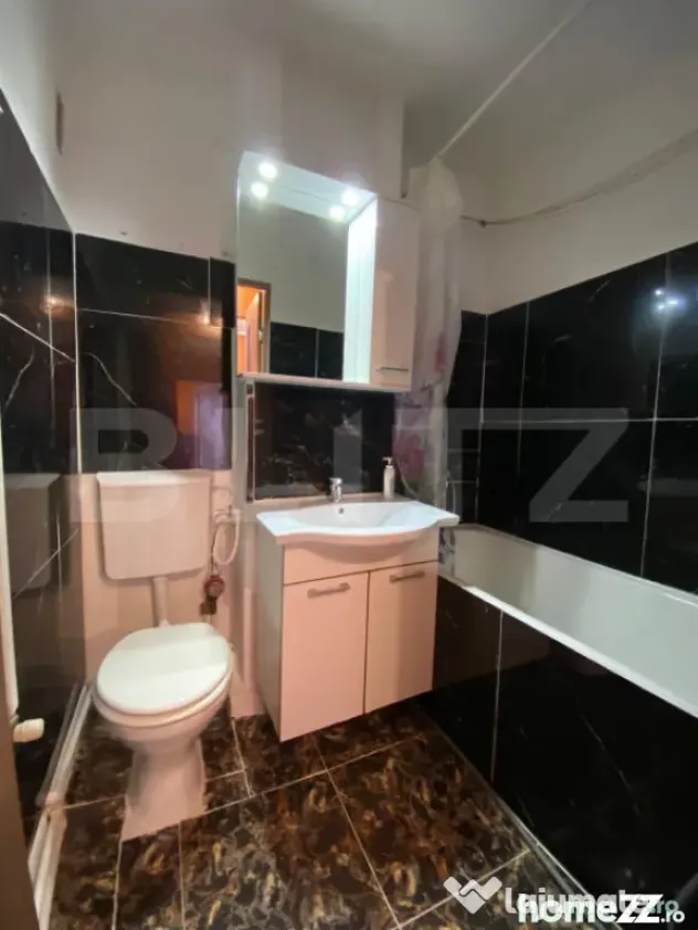 Apartament de 2 camere, 60 mp, decomandat, zona strazii Fant