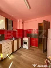 Apartament de 2 camere, 60 mp, decomandat, parcare, zona str 