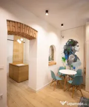 Casa la curte comuna, 3 camere, tavan înalt și terasă – 
