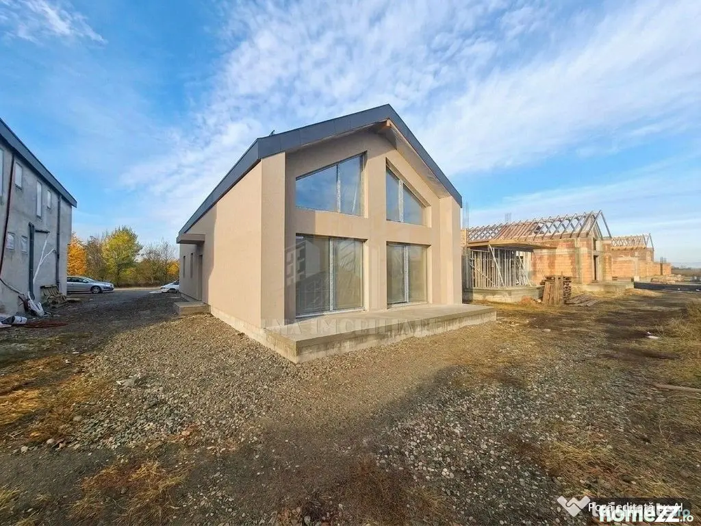 Casa individuala Parter si mansarda Sanpetru Brasov zona Lempes - Sanpetru (Brasov)