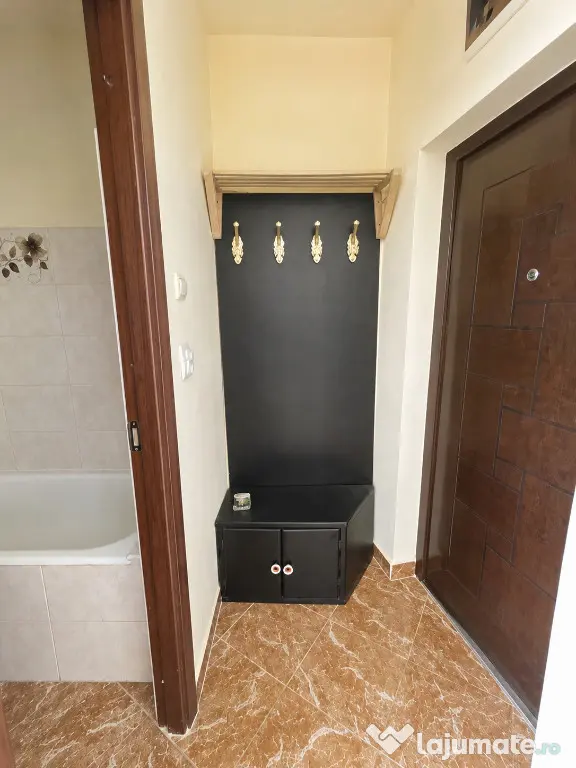 Racadau - Garsoniera de renovat, etaj 1/6, balcon generos!