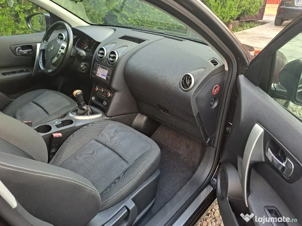 Nissan Qashqai model Tekna 2012 1.6 benzină mpi Euro 5