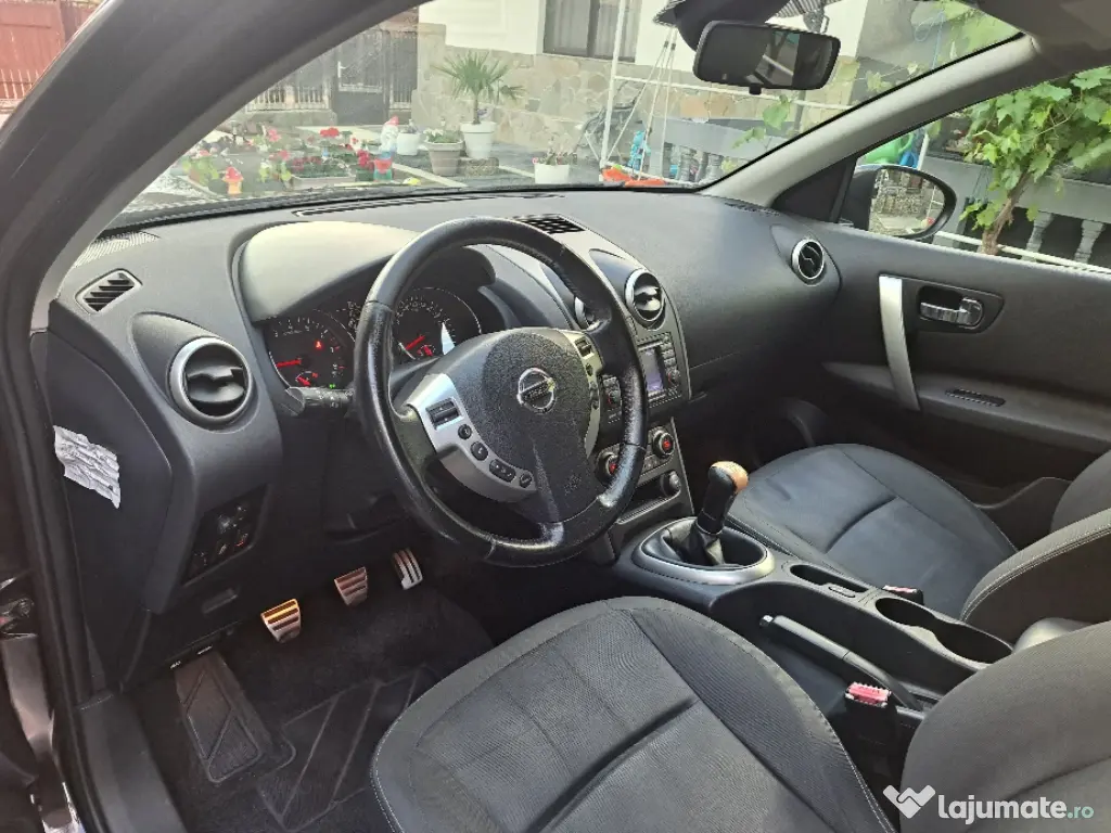 Nissan Qashqai model Tekna 2012 1.6 benzină mpi Euro 5