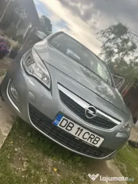 Vând Opel Astra J 