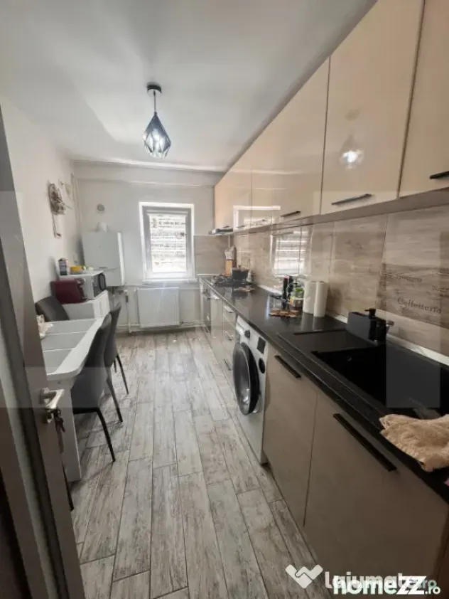 Apartament cu 3 camere decomandat - complet mobilat - zona M