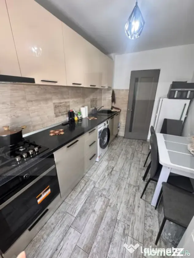 Apartament cu 3 camere decomandat - complet mobilat - zona M