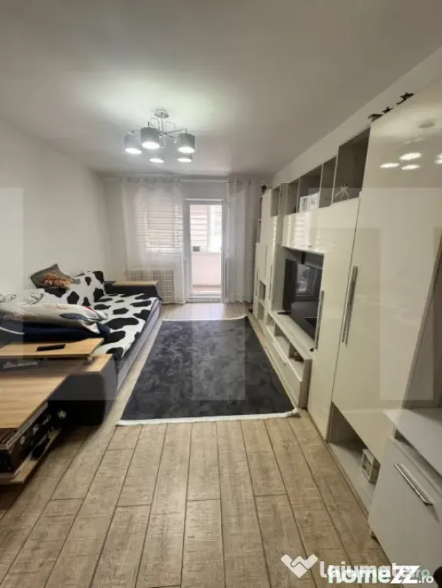 Apartament cu 3 camere decomandat - complet mobilat - zona M
