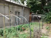Teren de vanzare cu casa de 160 mp utili si 590 mp curte,