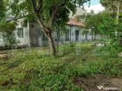 Teren de vanzare cu casa de 160 mp utili si 590 mp curte,
