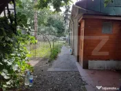 Teren de vanzare cu casa de 160 mp utili si 590 mp curte,