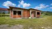 Casa la rosu 123 mp, 500 mp teren, cartier-Viisoara