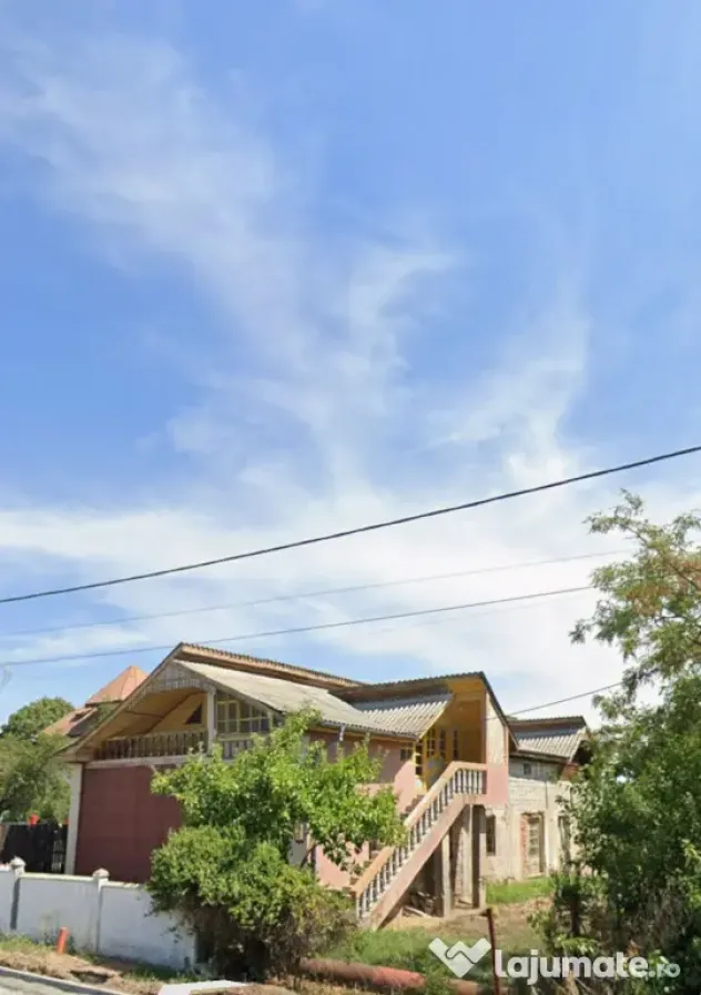 Casa-OLT Nicolae Titulescu, stradal, potrivita si pentru spatiu comercial