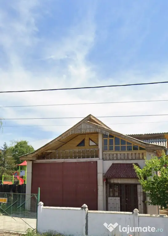 Casa-OLT Nicolae Titulescu, stradal, potrivita si pentru spatiu comercial