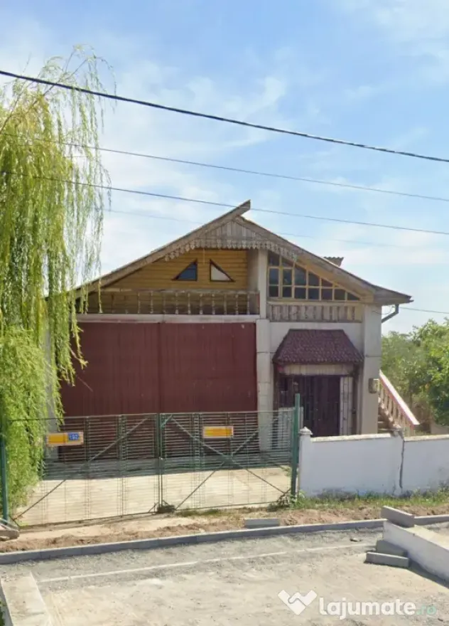 Casa-OLT Nicolae Titulescu, stradal, potrivita si pentru spatiu comercial