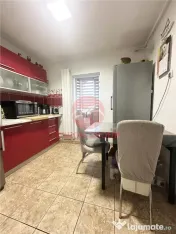 Apartament 3 Camere Decomandat Zona Far 