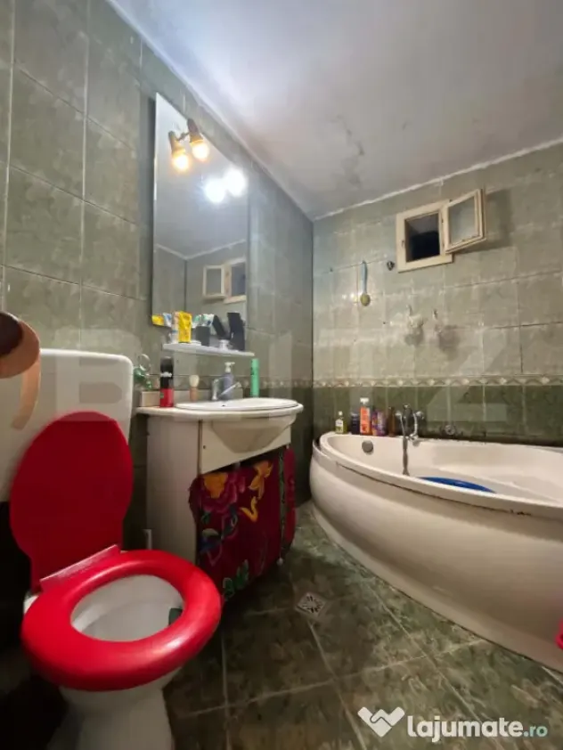 Apartament 4 camere cu potențial, 79 mp, parter, zonă apre