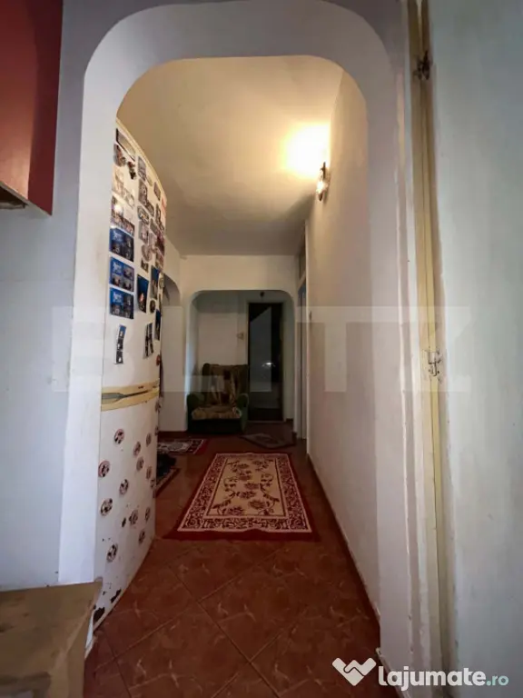 Apartament 4 camere cu potențial, 79 mp, parter, zonă apre
