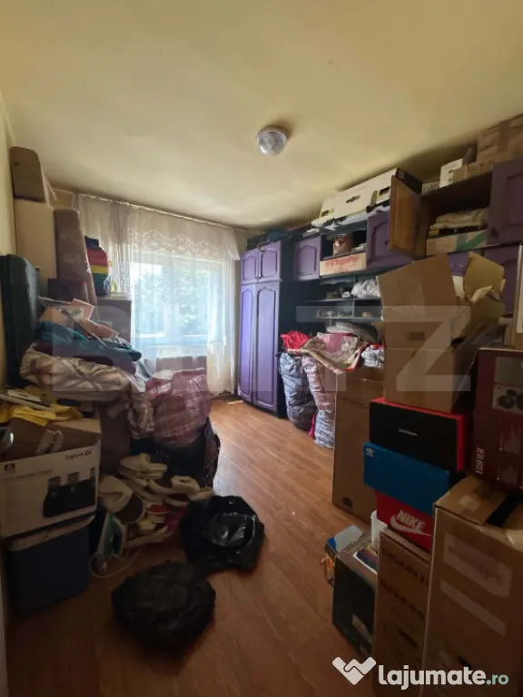 Apartament 4 camere cu potențial, 79 mp, parter, zonă apre