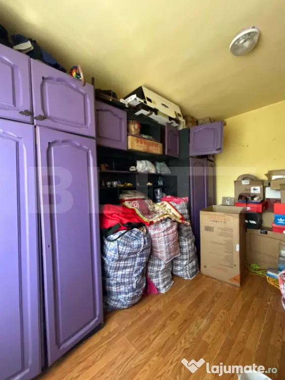 Apartament 4 camere cu potențial, 79 mp, parter, zonă apre