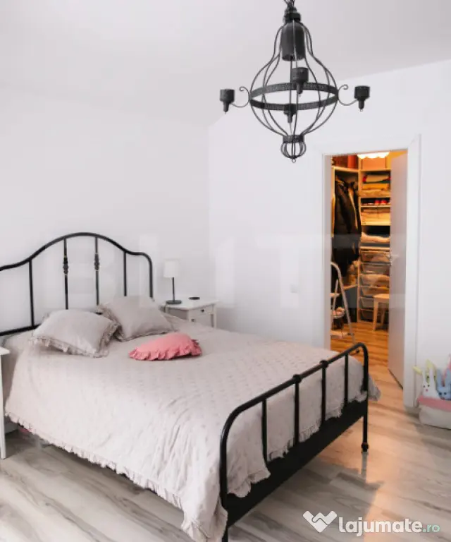 Apartament 67 mp semidecomandat complet mobilat si utilat, p