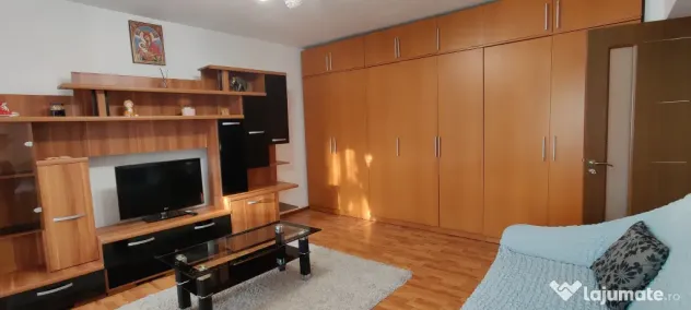 Apartament cu două camere de închiriat