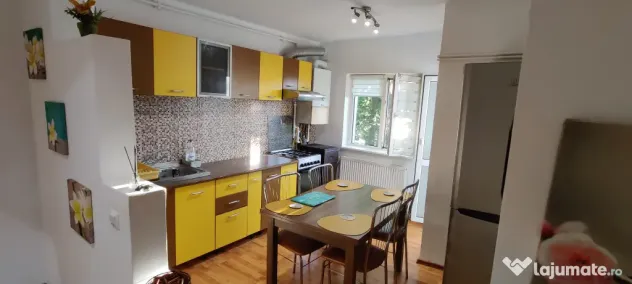 Apartament cu două camere de închiriat
