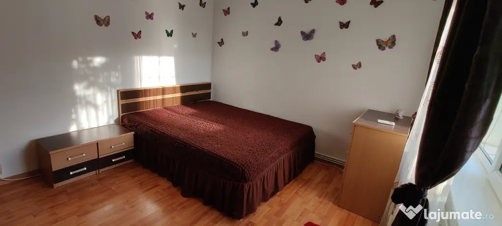 Apartament cu două camere de închiriat