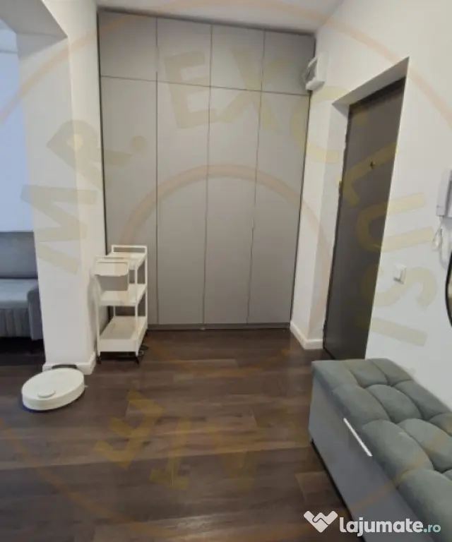 Studio modern bloc nou cu gradina proprie si loc de parcare