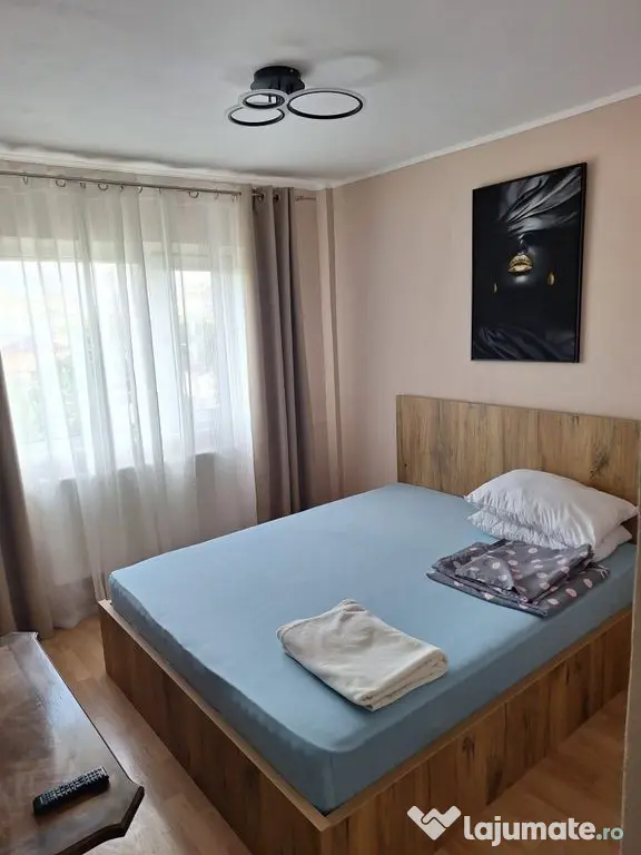 Regim hotelier, 2 camere, Micro 17, 200 lei/noapte