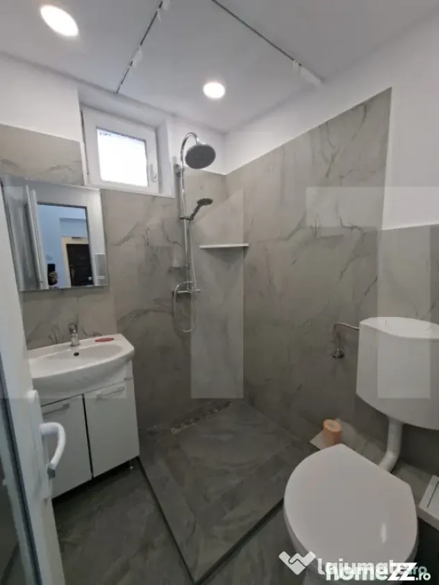 Apartament cu 3 camere, decomandate, recent renovat, Targu S - Targu Secuiesc (Covasna)