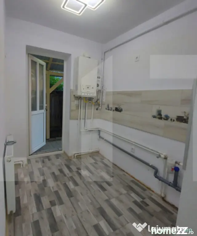 Apartament cu 3 camere, decomandate, recent renovat, Targu S - Targu Secuiesc (Covasna)