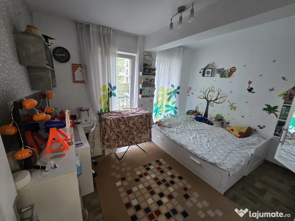 Vand apartament cu 3 camere