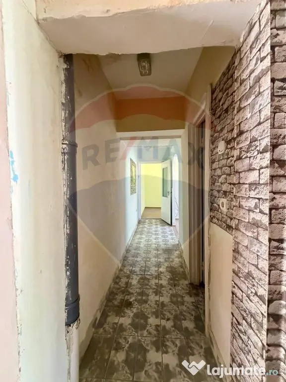 Apartament cu 3 camere de vânzare în zona Bahne