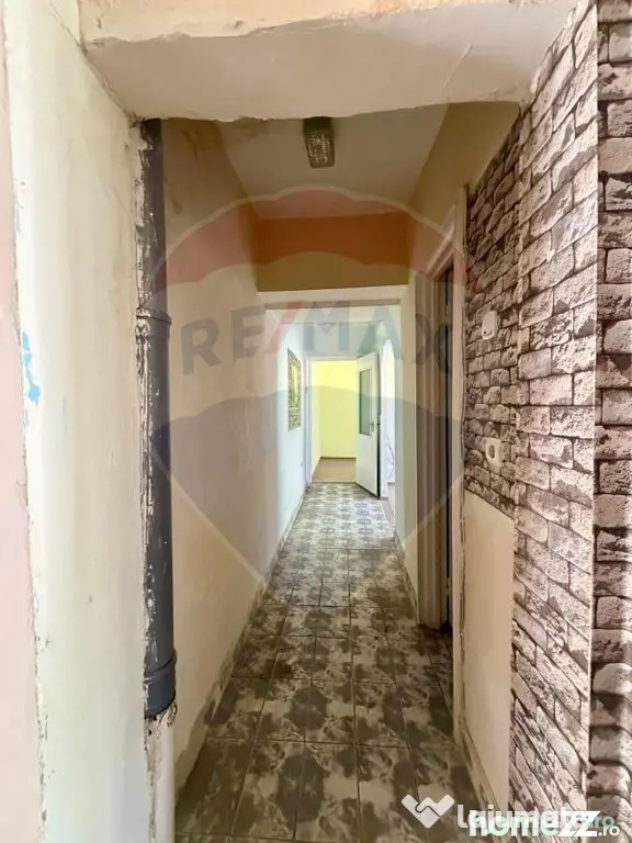 Apartament cu 3 camere de vânzare în zona Bahne