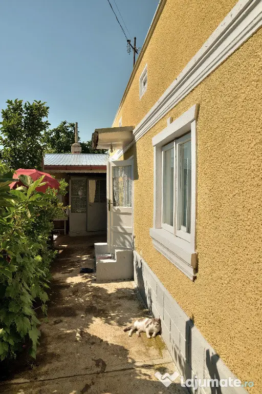 Vând casă și terenul aferent in Roznov, Neamt
