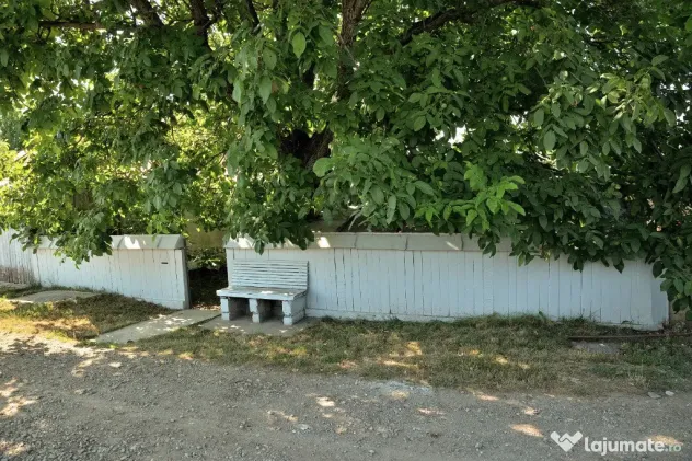 Vând casă și terenul aferent in Roznov, Neamt
