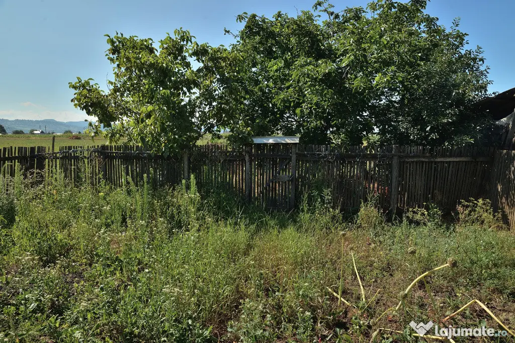 Vând casă și terenul aferent in Roznov, Neamt