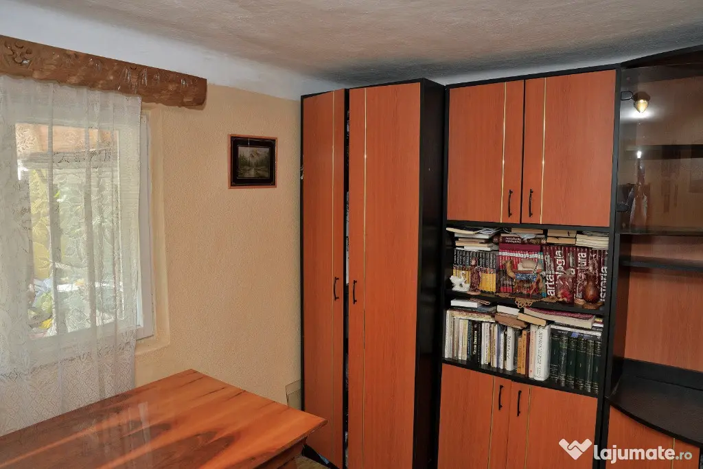 Vând casă și terenul aferent in Roznov, Neamt