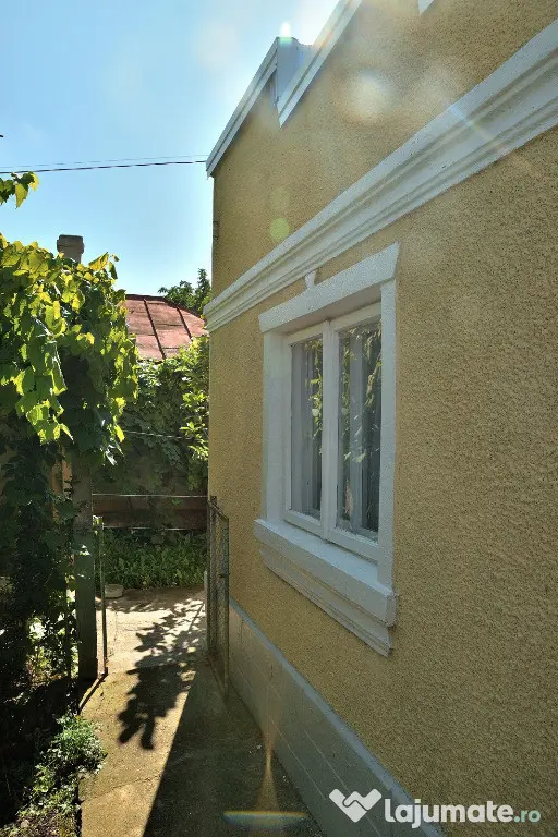 Vând casă și terenul aferent in Roznov, Neamt
