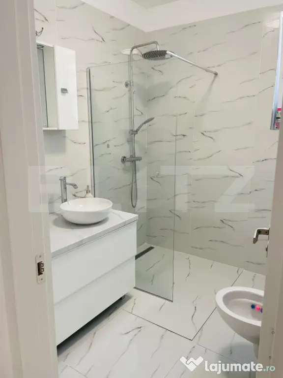 Apartament semidecomandat cu 2 camere, 53 mp, zona Teilor