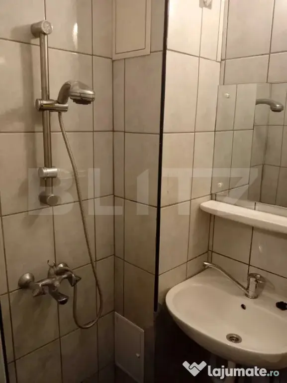 Vând garsonieră în Brașov – zona Uzina 2