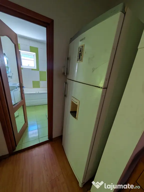 De închiriat 3 camere Piata Sud